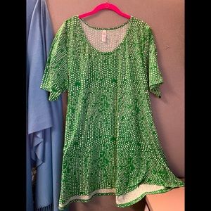 PLUS LLR LuLaRoe Perfect T  3XL 3X 24 26 24W 26W